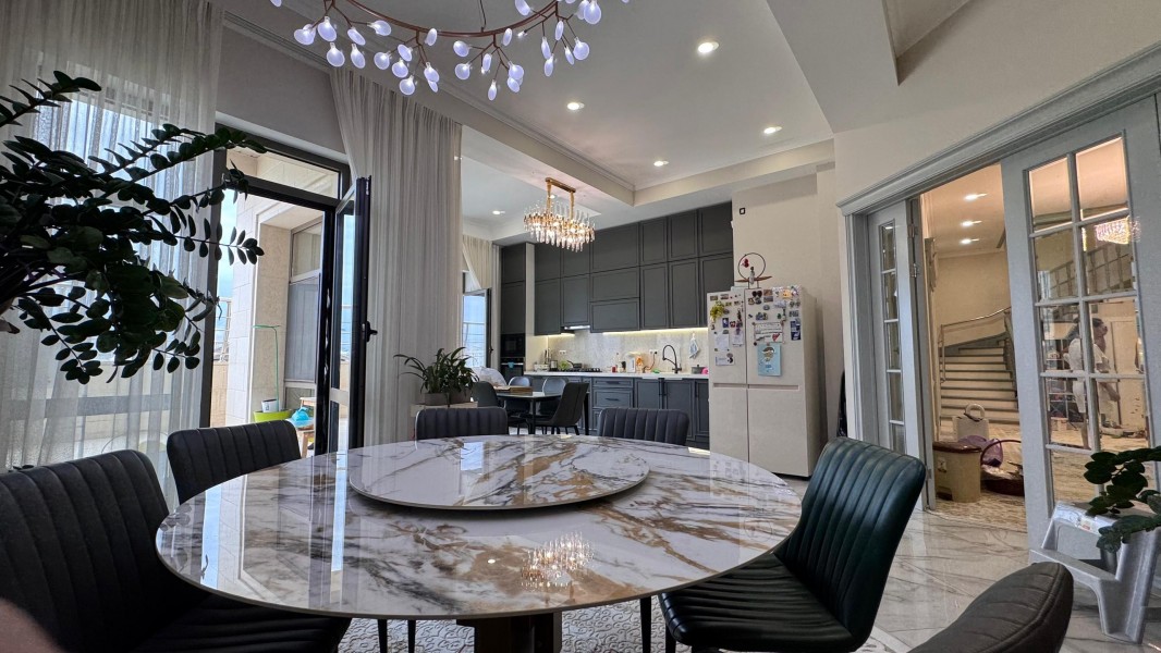 Продается 5 ком Пентхаус с видом на горы